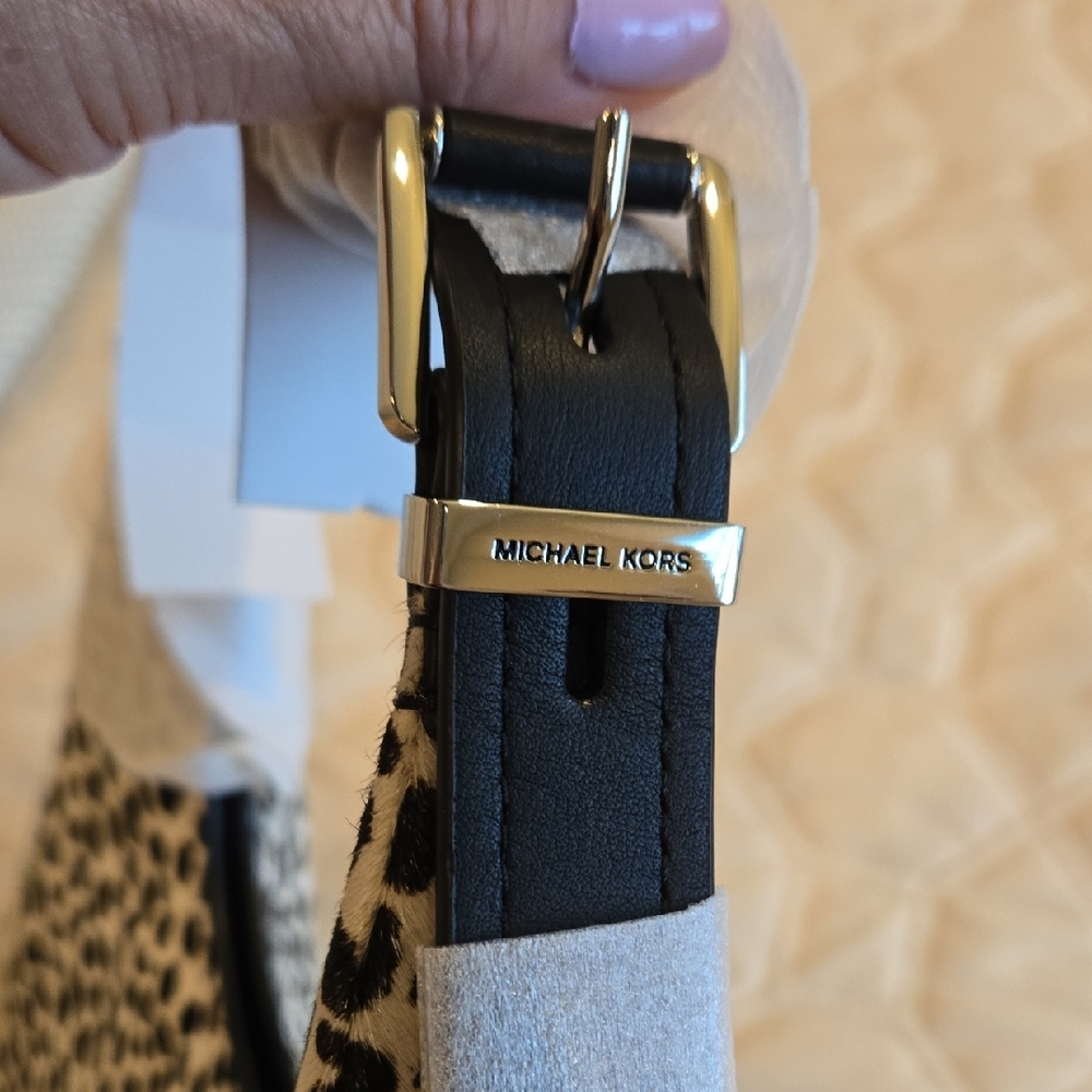 Michael kors Bag. Genuine Calf Hair Black and White Polka Dot Shoulder Bag. New - Picture 5 of 5